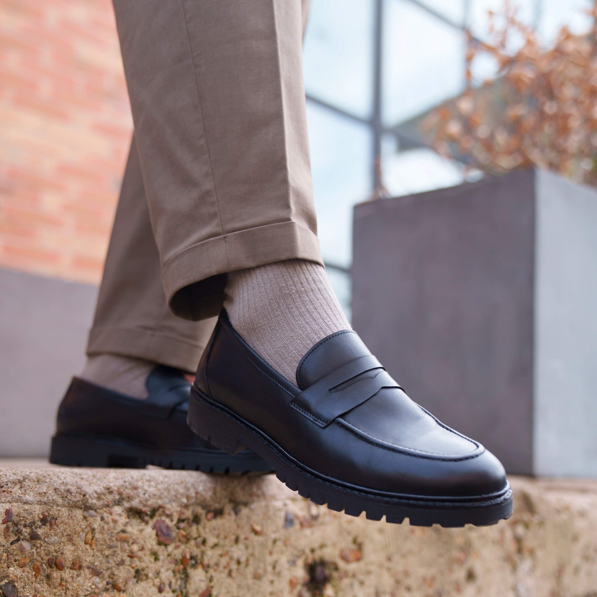 Mocassin en cuir noir semelle crantée Mika ❘ Rudy's Paris